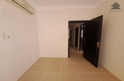 Apartment - 3 Bedrooms - 2 Bathrooms for rent in Al Nasr Street - Al Nasr - Doha