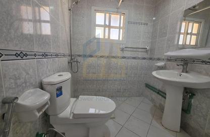 Apartment - Studio - 1 for rent in Al Dafna - Al Dafna - Doha