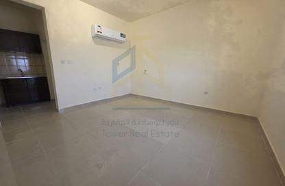 Apartment - Studio - 1 for rent in Al Dafna - Al Dafna - Doha