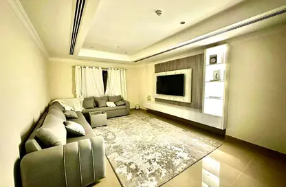 Apartment - 1 Bedroom - 2 Bathrooms for rent in East Porto Drive - Porto Arabia - The Pearl Island - Doha