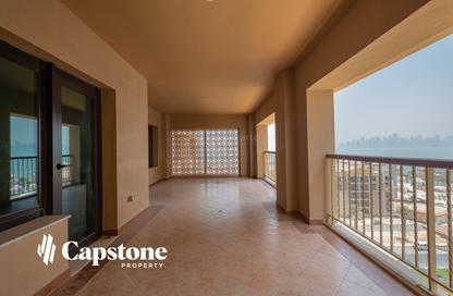 Apartment - 1 Bedroom - 2 Bathrooms for sale in West Porto Drive - Porto Arabia - The Pearl Island - Doha