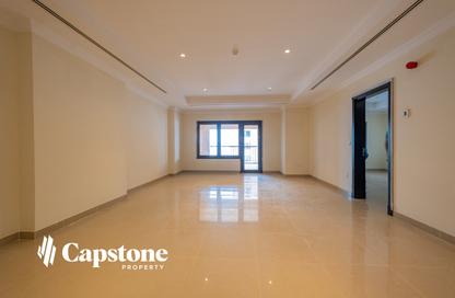 Apartment - 1 Bedroom - 2 Bathrooms for sale in West Porto Drive - Porto Arabia - The Pearl Island - Doha