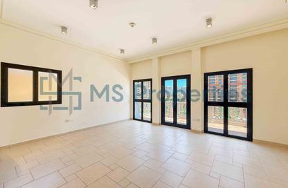 Apartment - 1 Bedroom - 2 Bathrooms for sale in Carnaval - Qanat Quartier - The Pearl Island - Doha