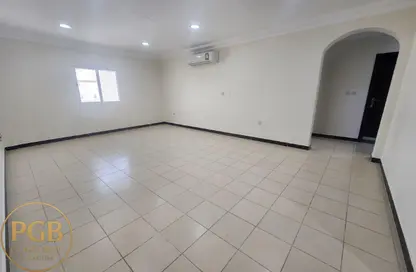 شقة - 3 غرف نوم - 3 حمامات للايجار في منتزه 10 - المنتزه - الدوحة