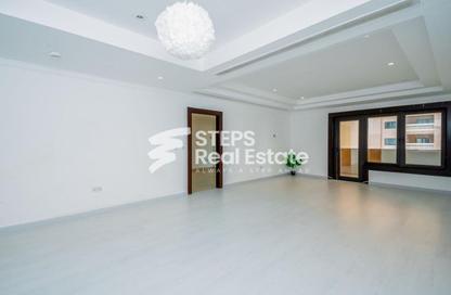 Apartment - 1 Bedroom - 2 Bathrooms for sale in West Porto Drive - Porto Arabia - The Pearl Island - Doha