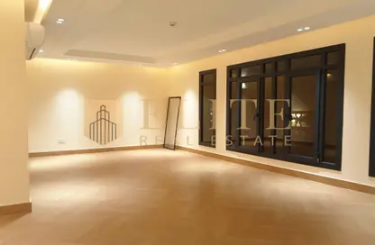 Apartment - 2 Bedrooms - 2 Bathrooms for rent in Al Nasr Street - Al Nasr - Doha