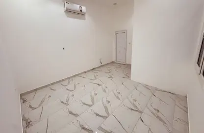 Apartment - Studio - 1 Bathroom for rent in Al Murrah - Al Rayyan - Doha