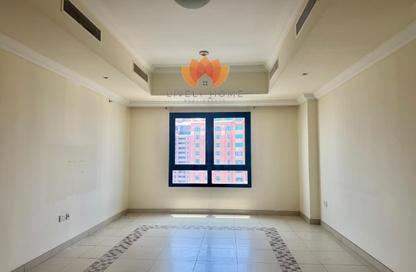Apartment - 1 Bedroom - 2 Bathrooms for rent in East Porto Drive - Porto Arabia - The Pearl Island - Doha