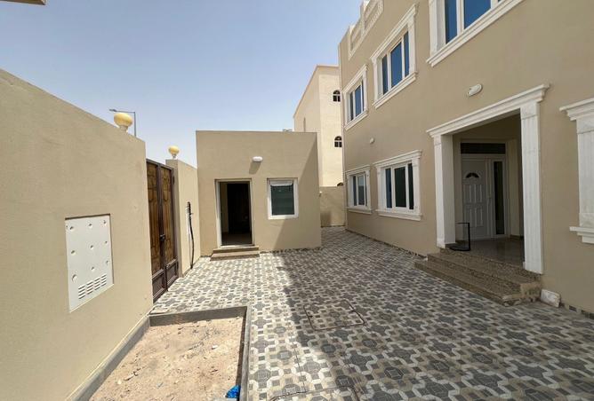 54005006 - Property Image 2