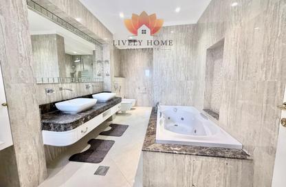 Villa - 4 - 6 for rent in Al Duhail South - Al Duhail - Doha
