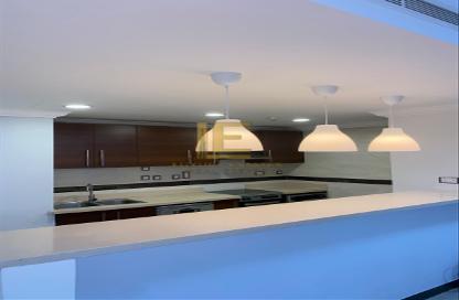 Apartment - 2 Bedrooms - 2 Bathrooms for rent in Porto Arabia - The Pearl Island - Doha