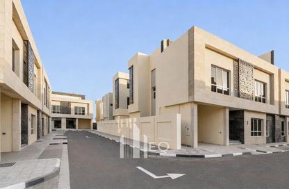 Compound - 7 Bedrooms - 7+ Bathrooms for rent in Al Kheesa - Al Kheesa - Umm Salal Mohammed