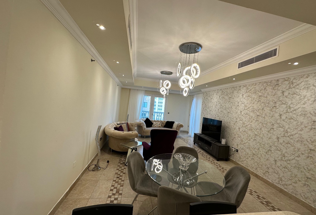 2 Bedroom Furnished Side Marina View thumbnail 16