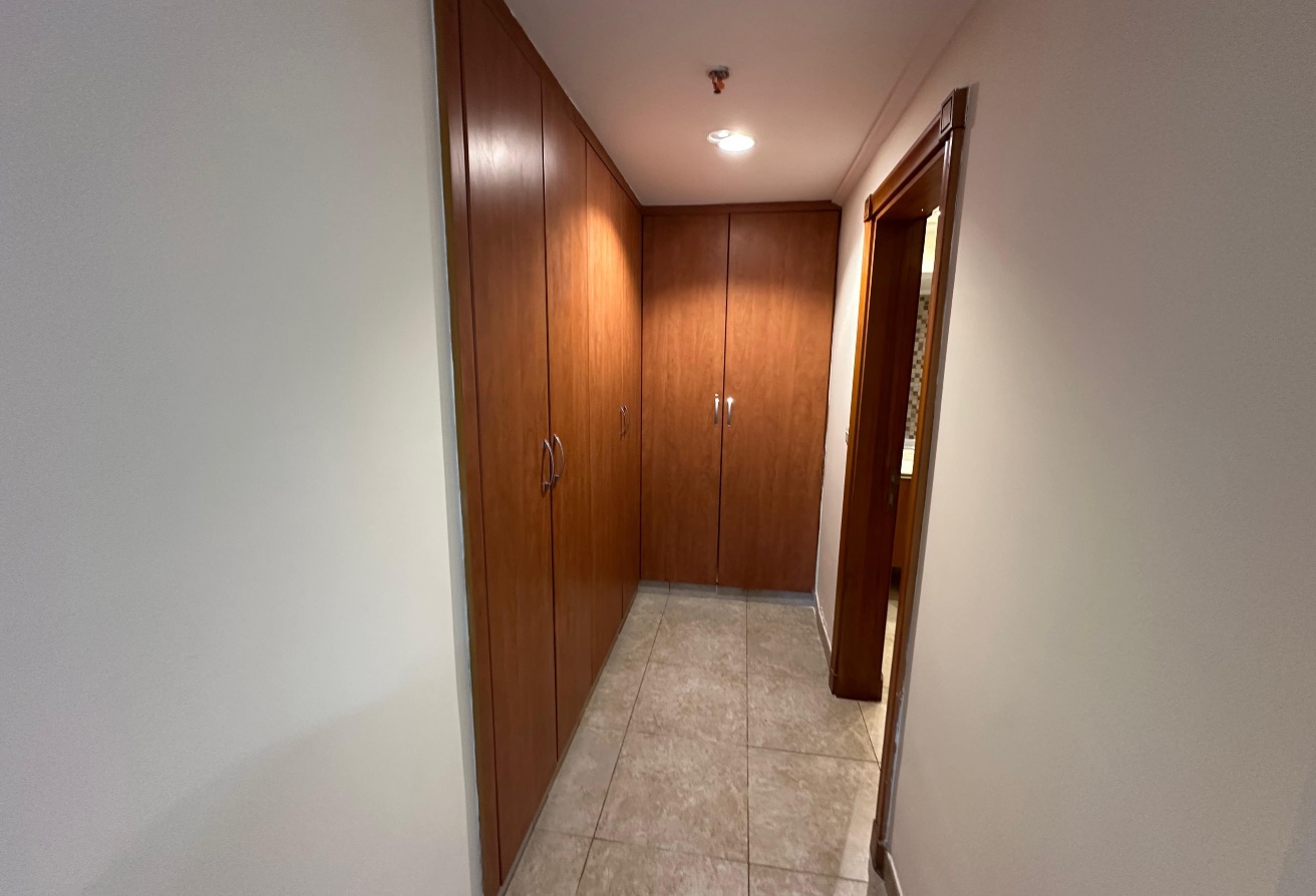 2 Bedroom Furnished Side Marina View thumbnail 11