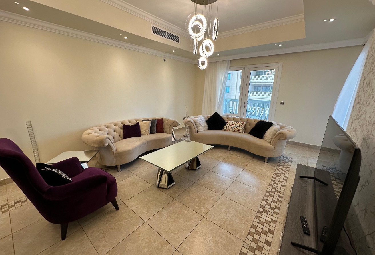 2 Bedroom Furnished Side Marina View thumbnail 18