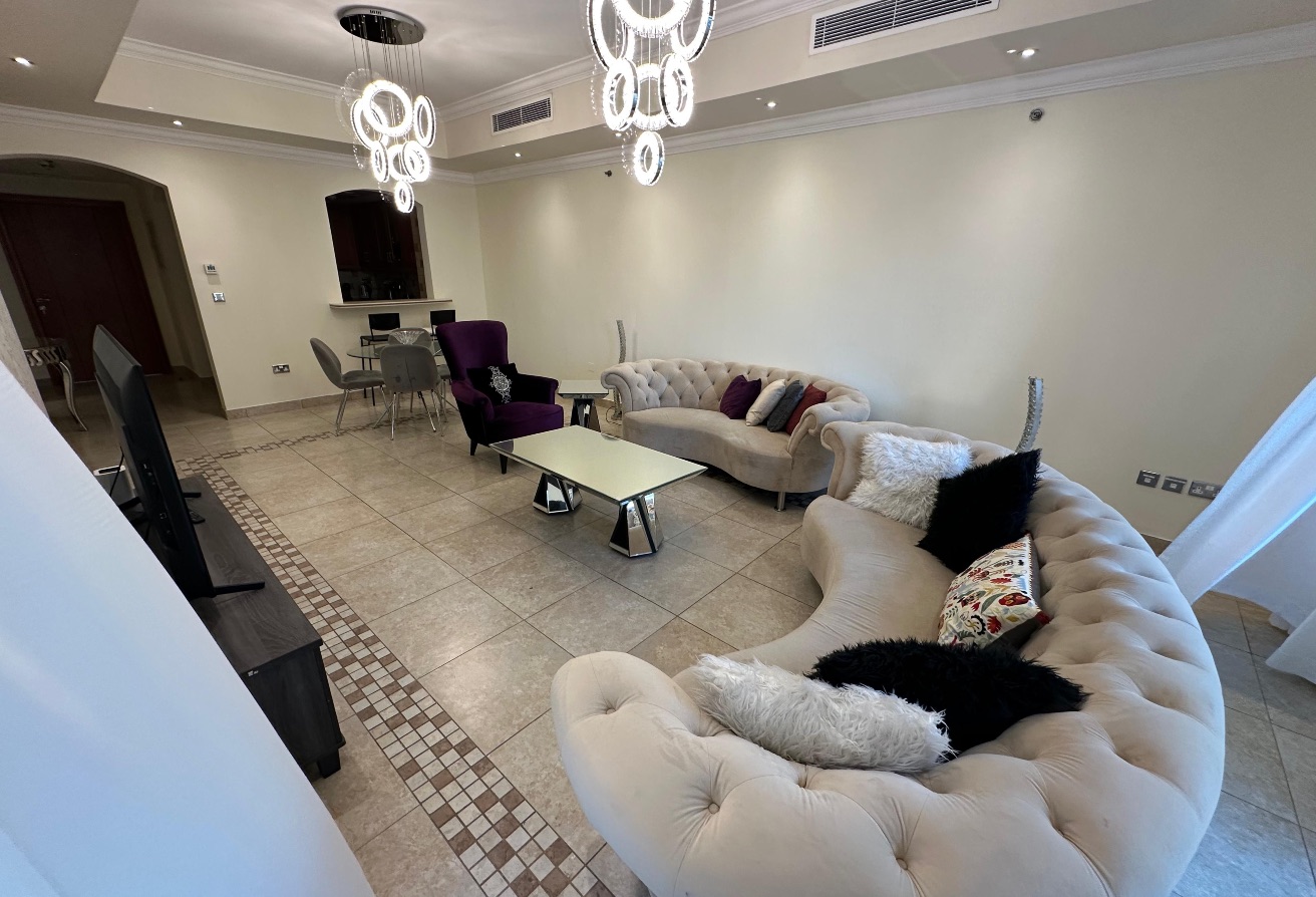 2 Bedroom Furnished Side Marina View thumbnail 2