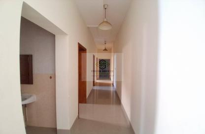 Apartment - 2 Bedrooms - 2 Bathrooms for rent in Umm Ghuwailina 4 - Umm Ghuwailina - Doha