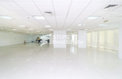 Office Space - Studio - 2 Bathrooms for rent in Umm Ghwailina Comm - Umm Ghuwalina - Umm Ghuwailina - Doha