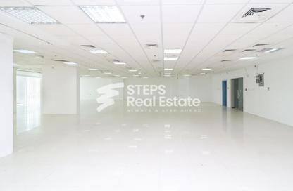 Office Space - Studio - 2 Bathrooms for rent in Umm Ghwailina Comm - Umm Ghuwalina - Umm Ghuwailina - Doha