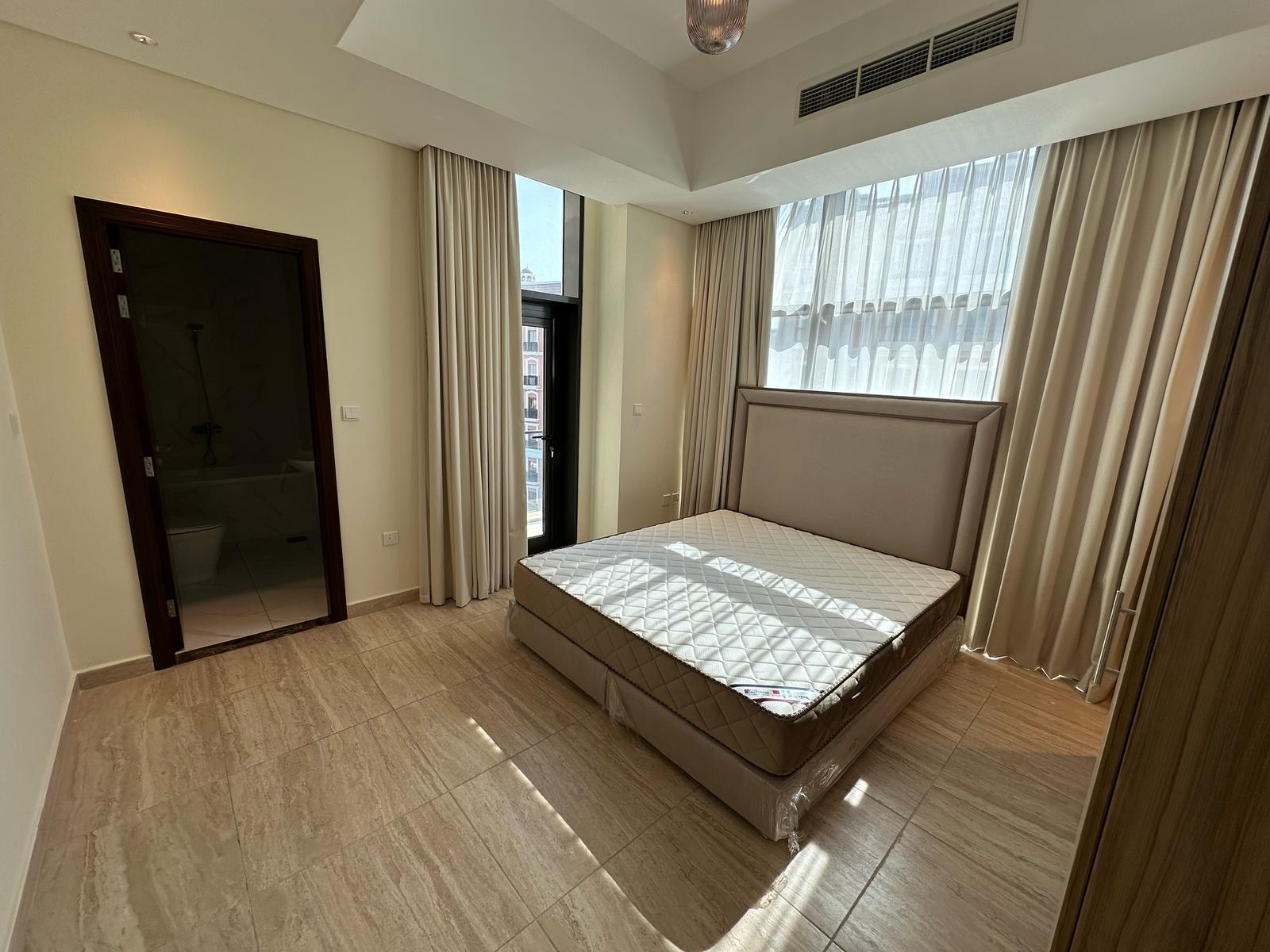 Luxury Apartment available offer price thumbnail 6