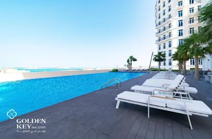 Apartment - 2 Bedrooms - 3 Bathrooms for rent in The Garden - Floresta Gardens - The Pearl Island - Doha