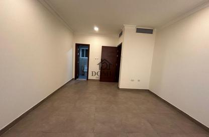 Apartment - 3 Bedrooms - 2 Bathrooms for rent in Thabit Bin Zaid Street - Al Mansoura - Doha