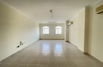 Apartment - 3 Bedrooms - 3 Bathrooms for rent in Anas Street - Fereej Bin Mahmoud North - Fereej Bin Mahmoud - Doha