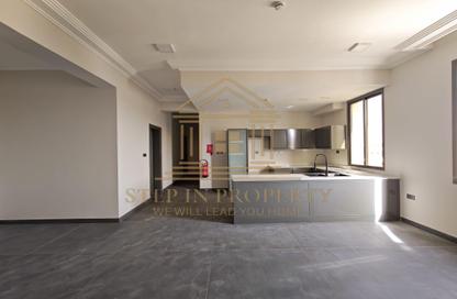Apartment - 2 Bedrooms - 3 Bathrooms for rent in Castle Garden - Fereej Bin Omran - Doha