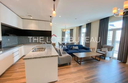 Apartment - 2 Bedrooms - 3 Bathrooms for sale in Viva West - Viva Bahriyah - The Pearl Island - Doha
