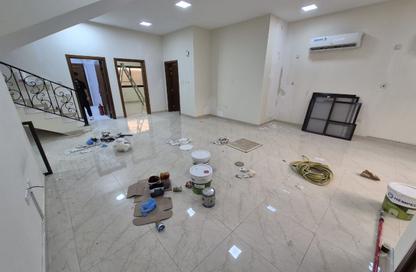 مجمع سكني - 5 غرف نوم - 4 حمامات للايجار في شارع المرخية - المرخية - الدوحة