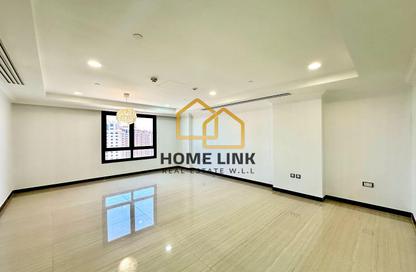 Apartment - 2 Bedrooms - 2 Bathrooms for rent in East Porto Drive - Porto Arabia - The Pearl Island - Doha