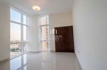 Apartment - 2 Bedrooms - 2 Bathrooms for rent in Lusail Marina Heights - Marina District - Lusail