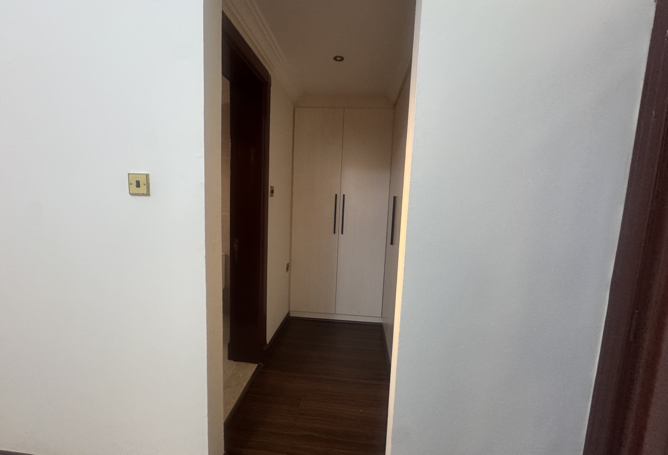 LAGOONA Semi Furnished 5 Bedroom Villa with Maid thumbnail 9