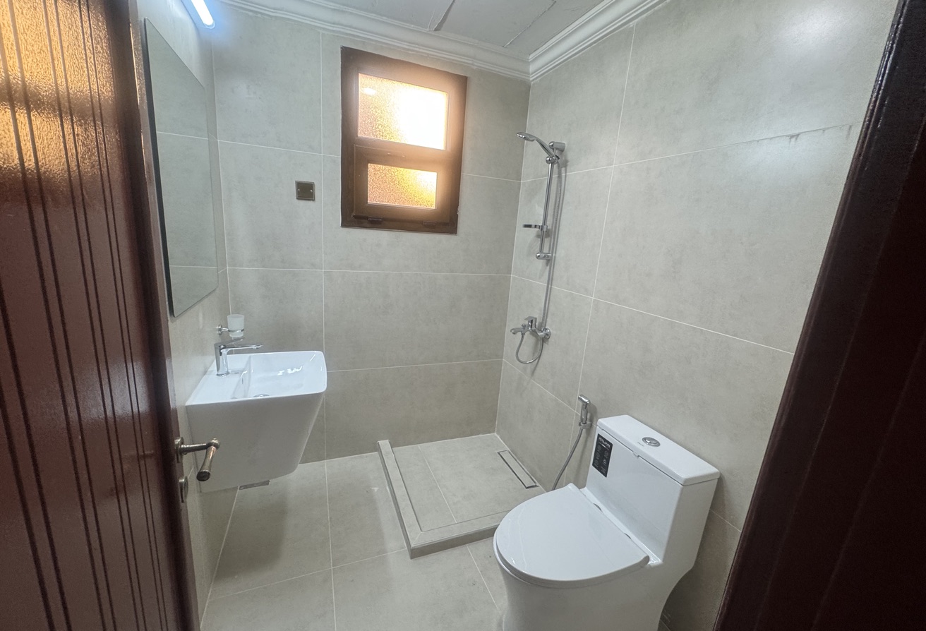 LAGOONA Semi Furnished 5 Bedroom Villa with Maid thumbnail 8