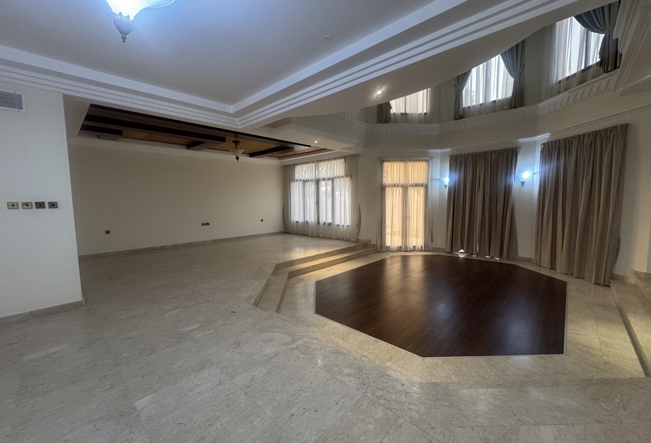 LAGOONA Semi Furnished 5 Bedroom Villa with Maid thumbnail 7