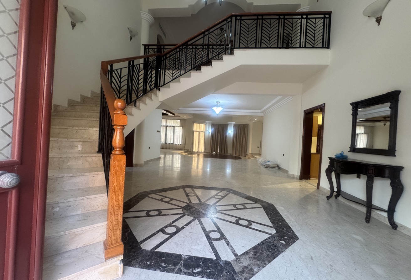 LAGOONA Semi Furnished 5 Bedroom Villa with Maid thumbnail 6