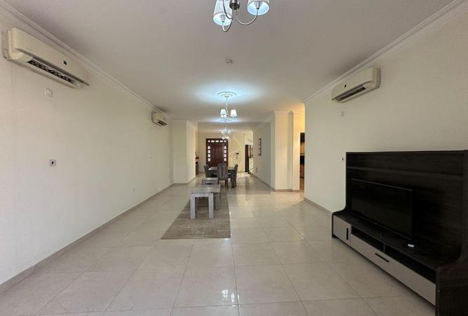 60500145 - Property Image 2