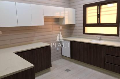 Villa - 5 Bedrooms - 4 Bathrooms for rent in Al Kheesa - Al Kheesa - Umm Salal Mohammed