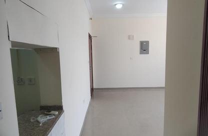 Apartment - 1 Bedroom - 1 Bathroom for rent in Umm Ghwailina Comm - Umm Ghuwalina - Umm Ghuwailina - Doha Apartment - 1 Bedroom - 1 Bathroom for rent in Umm Ghwailina Comm - Umm Ghuwalina - Umm Ghuwailina - Doha