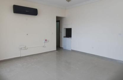 Apartment - 1 Bedroom - 1 Bathroom for rent in Umm Ghwailina Comm - Umm Ghuwalina - Umm Ghuwailina - Doha Apartment - 1 Bedroom - 1 Bathroom for rent in Umm Ghwailina Comm - Umm Ghuwalina - Umm Ghuwailina - Doha