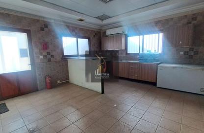 Villa - Studio - 4 Bathrooms for rent in Al Nuaija Street - Al Nuaija - Doha