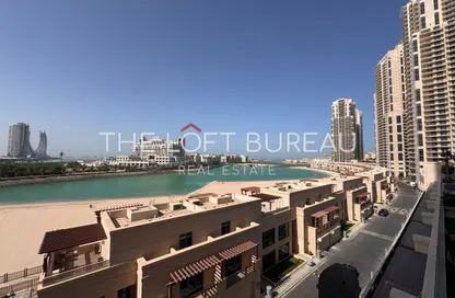 شقة - 3 غرف نوم - 4 حمامات للايجار في ابراج باي - منطقة الأبراج - جزيرة اللؤلؤة - الدوحة