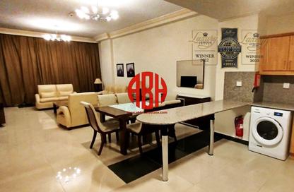 Apartment - 1 Bedroom - 2 Bathrooms for rent in Al Sadd Road - Al Sadd - Doha