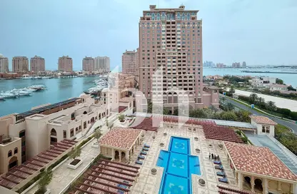 شقة - 2 غرف نوم - 3 حمامات للايجار في طريق بورتو الغربي - بورتو أرابيا - جزيرة اللؤلؤة - الدوحة