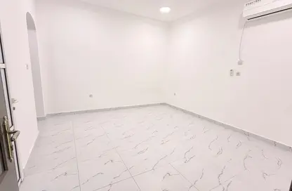 Apartment - Studio - 1 Bathroom for rent in Muaither South - Muaither Area - Doha