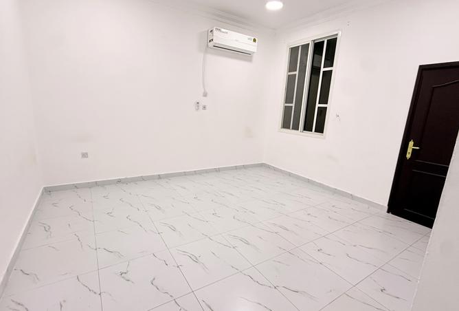 1004427 - Property Image 2