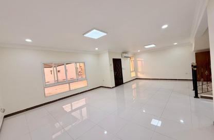 Compound - 4 - 5 for rent in Wholesale Market Street - Abu Hamour - Doha