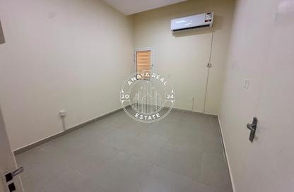 Apartment - 2 Bedrooms - 1 Bathroom for rent in Madinat Khalifa - Doha Apartment - 2 Bedrooms - 1 Bathroom for rent in Madinat Khalifa - Doha