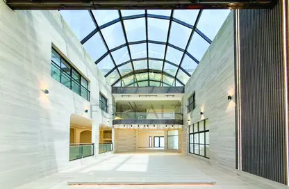 فيلا - 7 غرف نوم - 8 حمامات للايجار في الدفنة - الدفينة - الدوحة