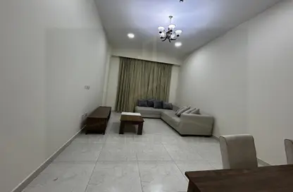 شقة - 2 غرف نوم - 3 حمامات للايجار في منتزه 7 - المنتزه - الدوحة